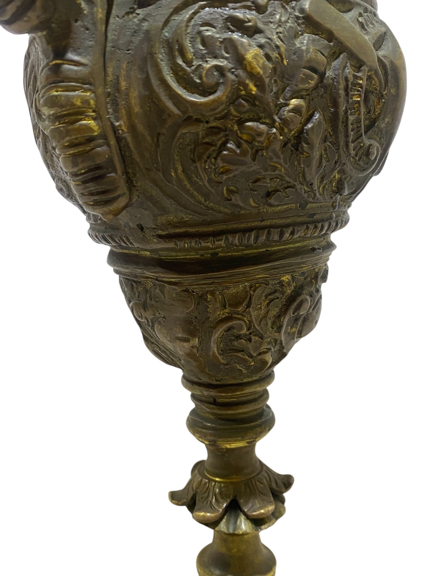 كاسوليت فرنسي عتيق من البرونز من القرن التاسع عشر مع غطاء - منحوت يدويًا