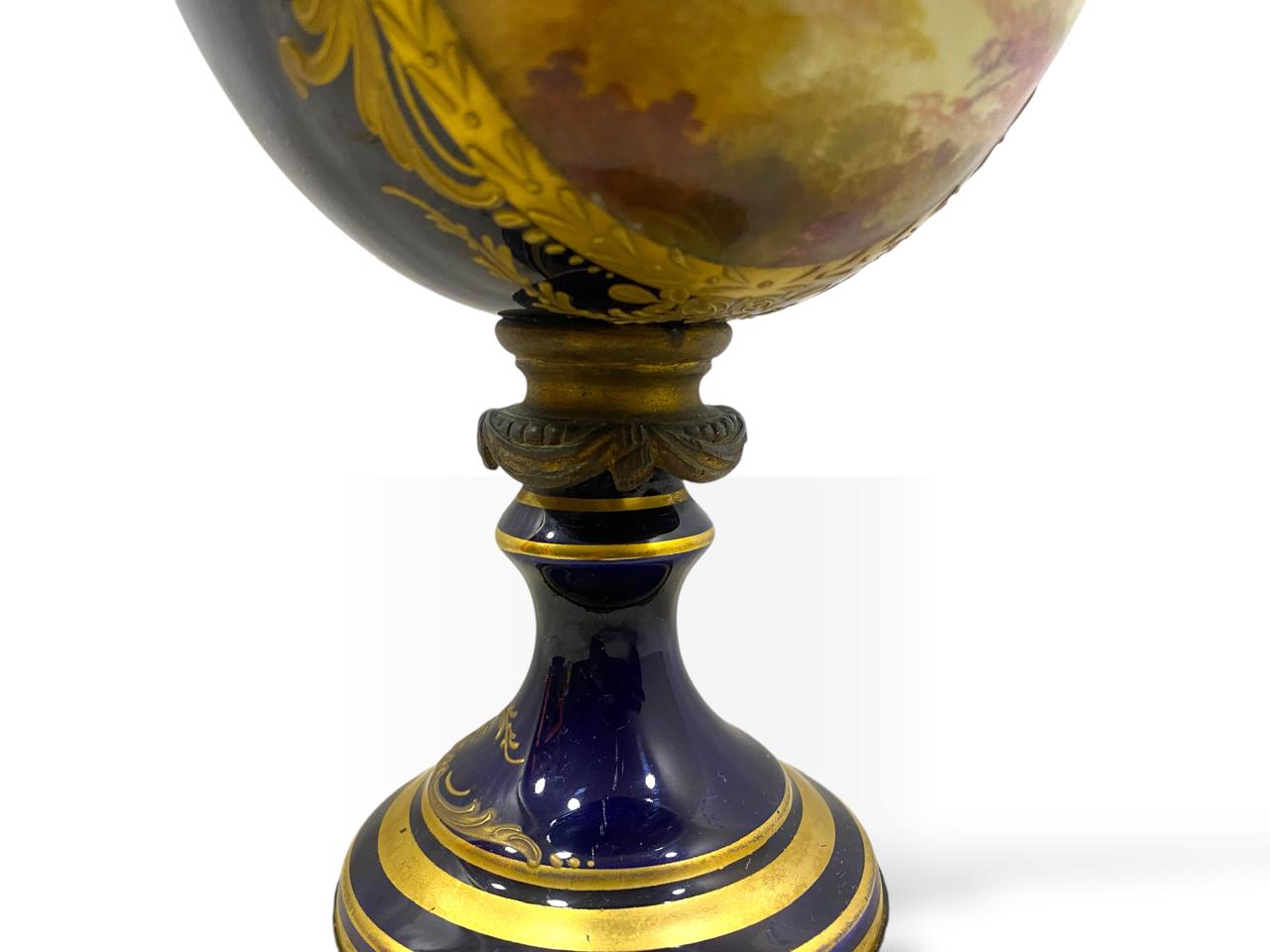 Rare 18th-Century French Sèvres Potiche with Lid – Hand-Painted & Gilded