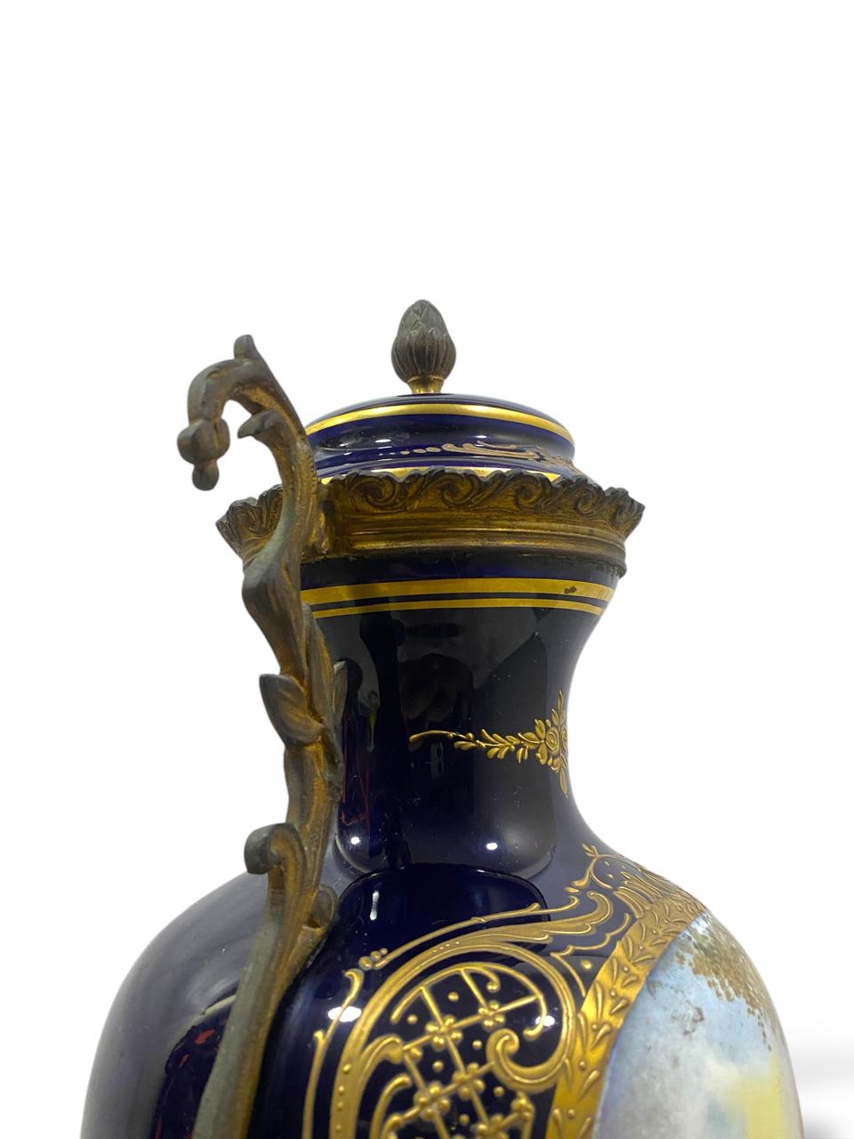 Rare 18th-Century French Sèvres Potiche with Lid – Hand-Painted & Gilded