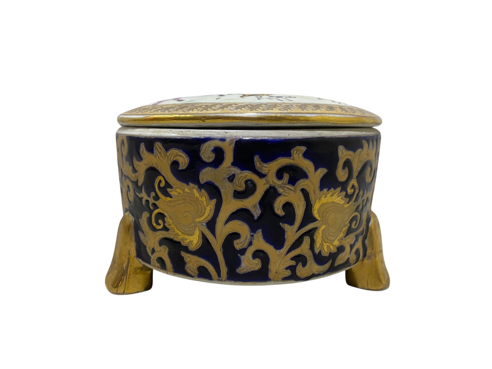 Antique Chinese Porcelain Lidded Bonbonnière – Hand-Painted Hunting Scene with Gold Detailing