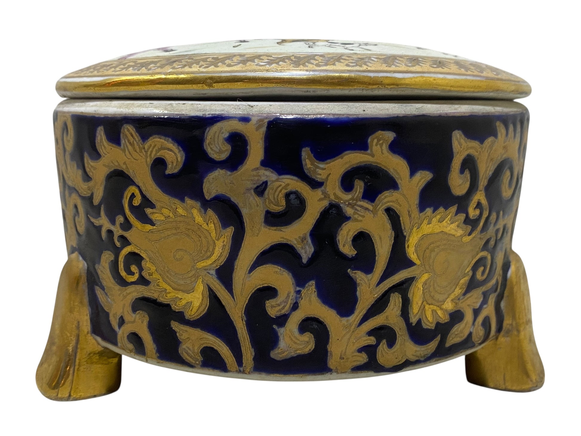 Antique Chinese Porcelain Lidded Bonbonnière – Hand-Painted Hunting Scene with Gold Detailing