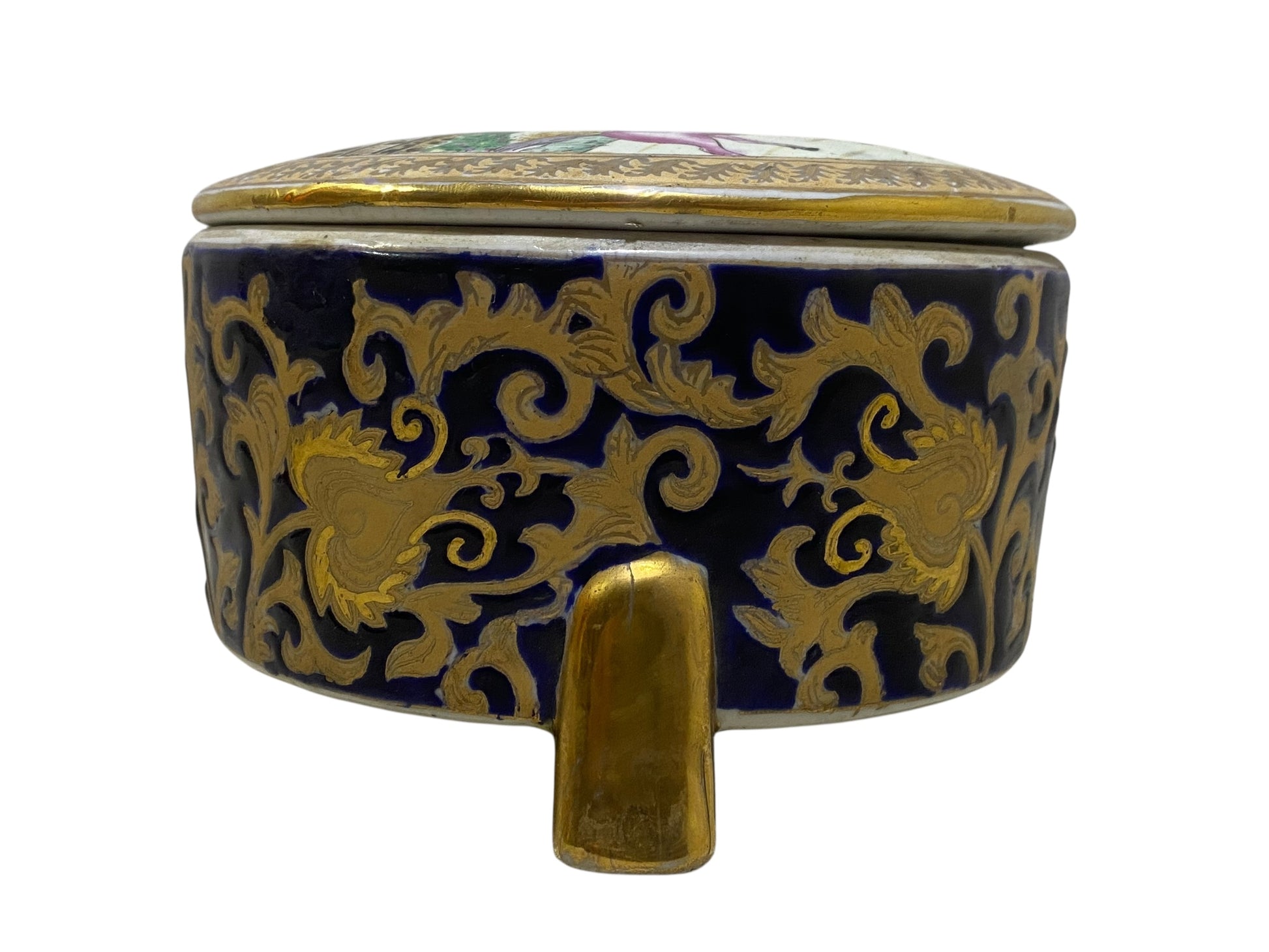 Antique Chinese Porcelain Lidded Bonbonnière – Hand-Painted Hunting Scene with Gold Detailing