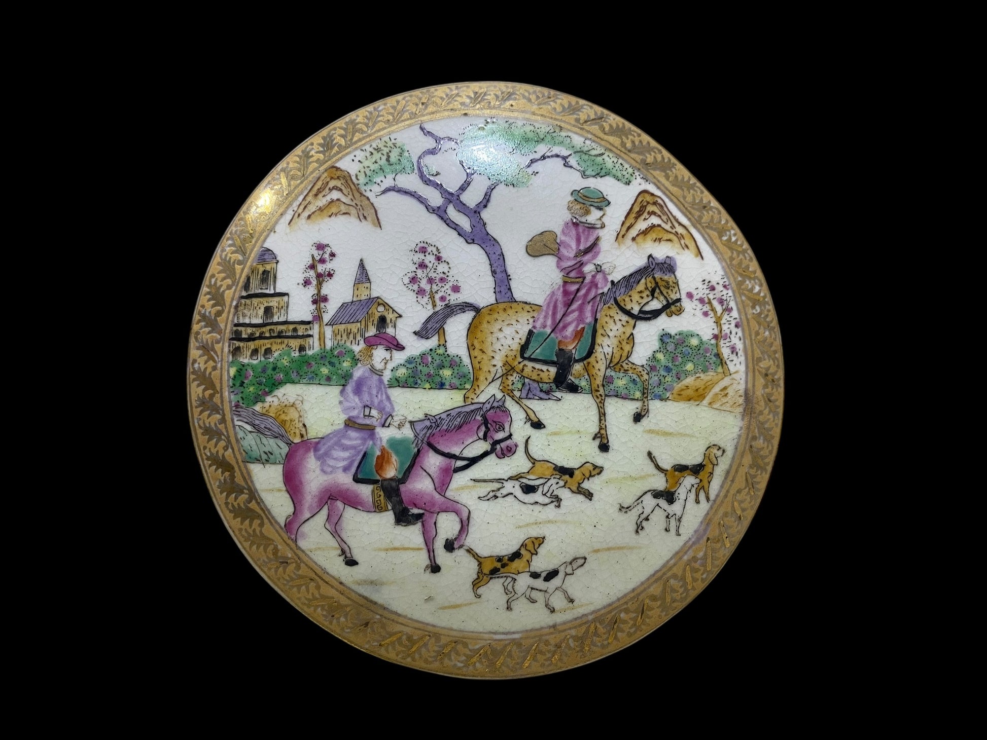 Antique Chinese Porcelain Lidded Bonbonnière – Hand-Painted Hunting Scene with Gold Detailing