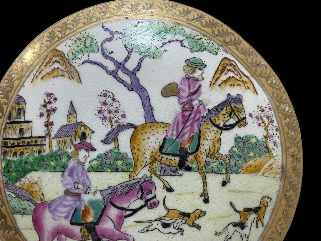 Antique Chinese Porcelain Lidded Bonbonnière – Hand-Painted Hunting Scene with Gold Detailing