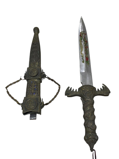 خنجر برونزي صيني عتيق مع غمد - منحوت ومُطلي يدويًا، القرن العشرين