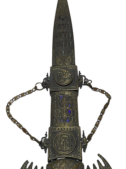 خنجر برونزي صيني عتيق مع غمد - منحوت ومُطلي يدويًا، القرن العشرين