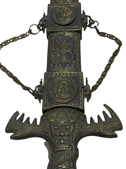 خنجر برونزي صيني عتيق مع غمد - منحوت ومُطلي يدويًا، القرن العشرين