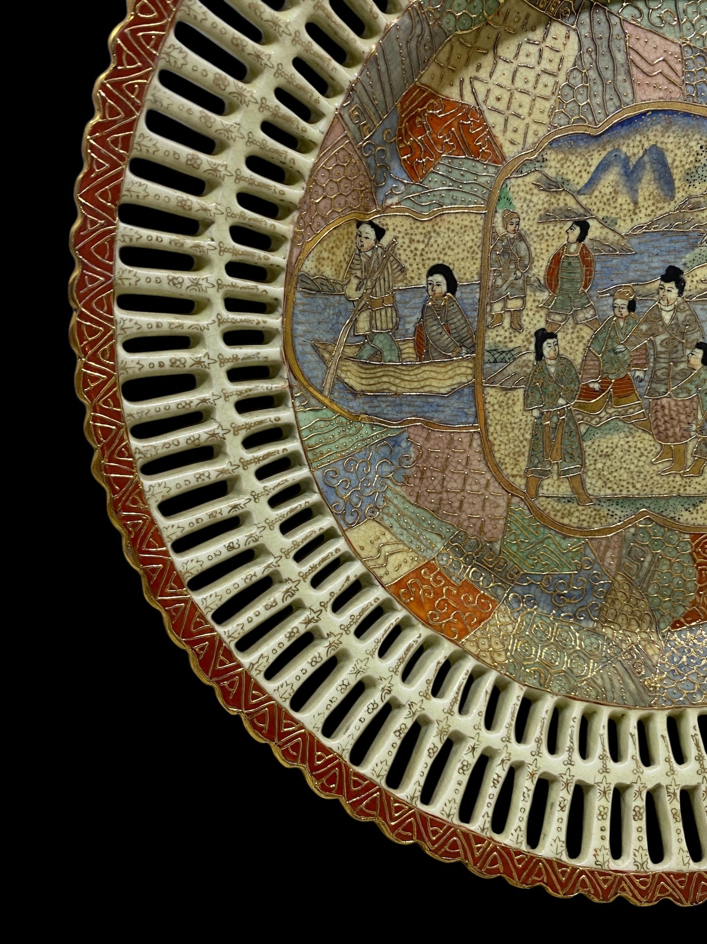 Antique Chinese Satsuma Reticulated Round Plate – Filigree Edge – Hand-Painted Scene