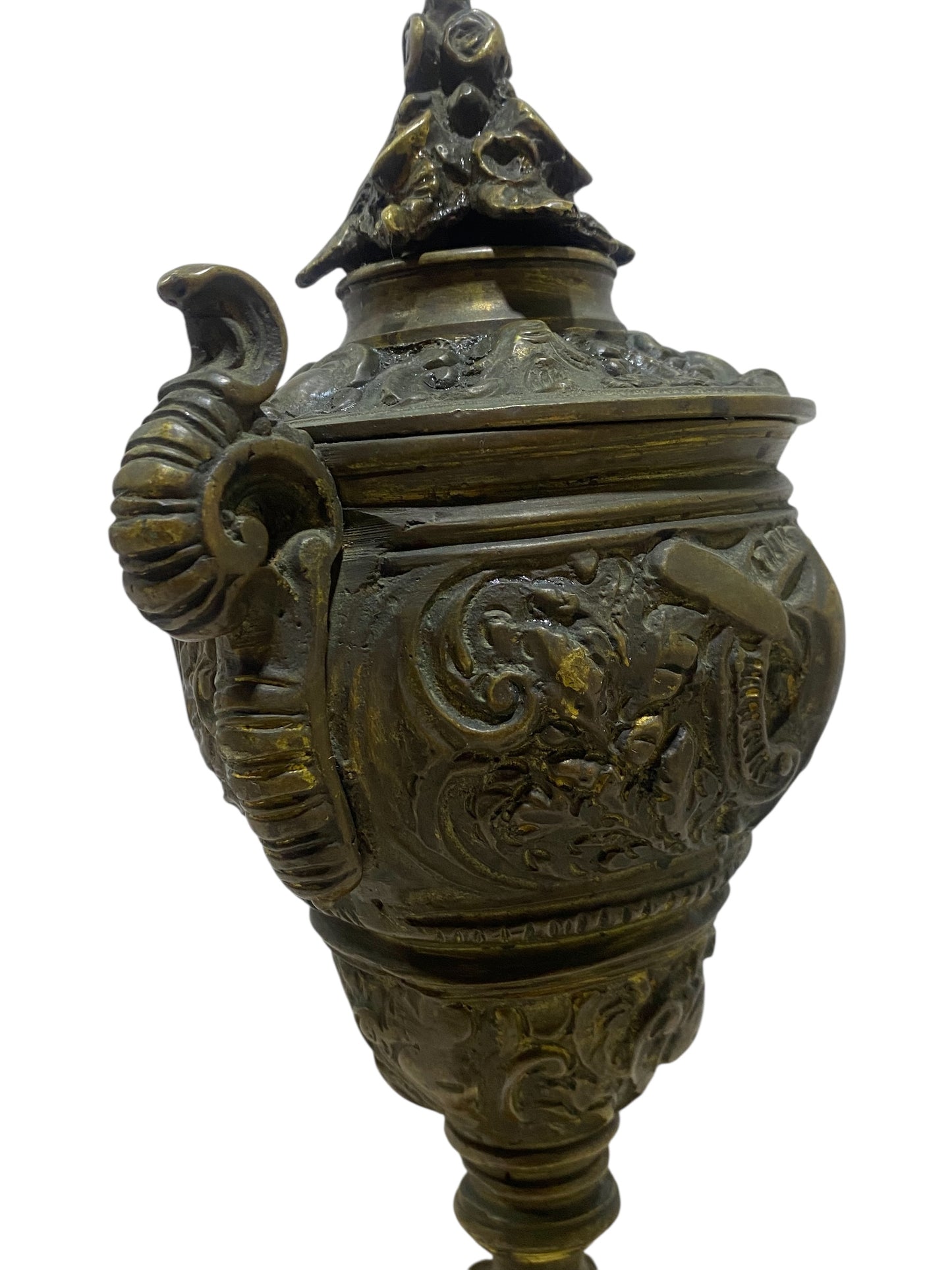 كاسوليت فرنسي عتيق من البرونز من القرن التاسع عشر مع غطاء - منحوت يدويًا