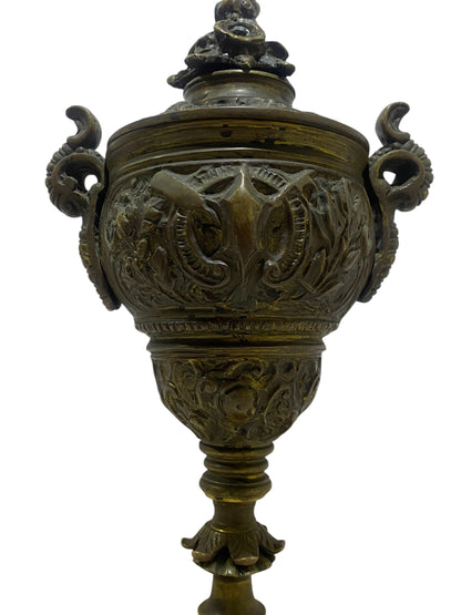 كاسوليت فرنسي عتيق من البرونز من القرن التاسع عشر مع غطاء - منحوت يدويًا