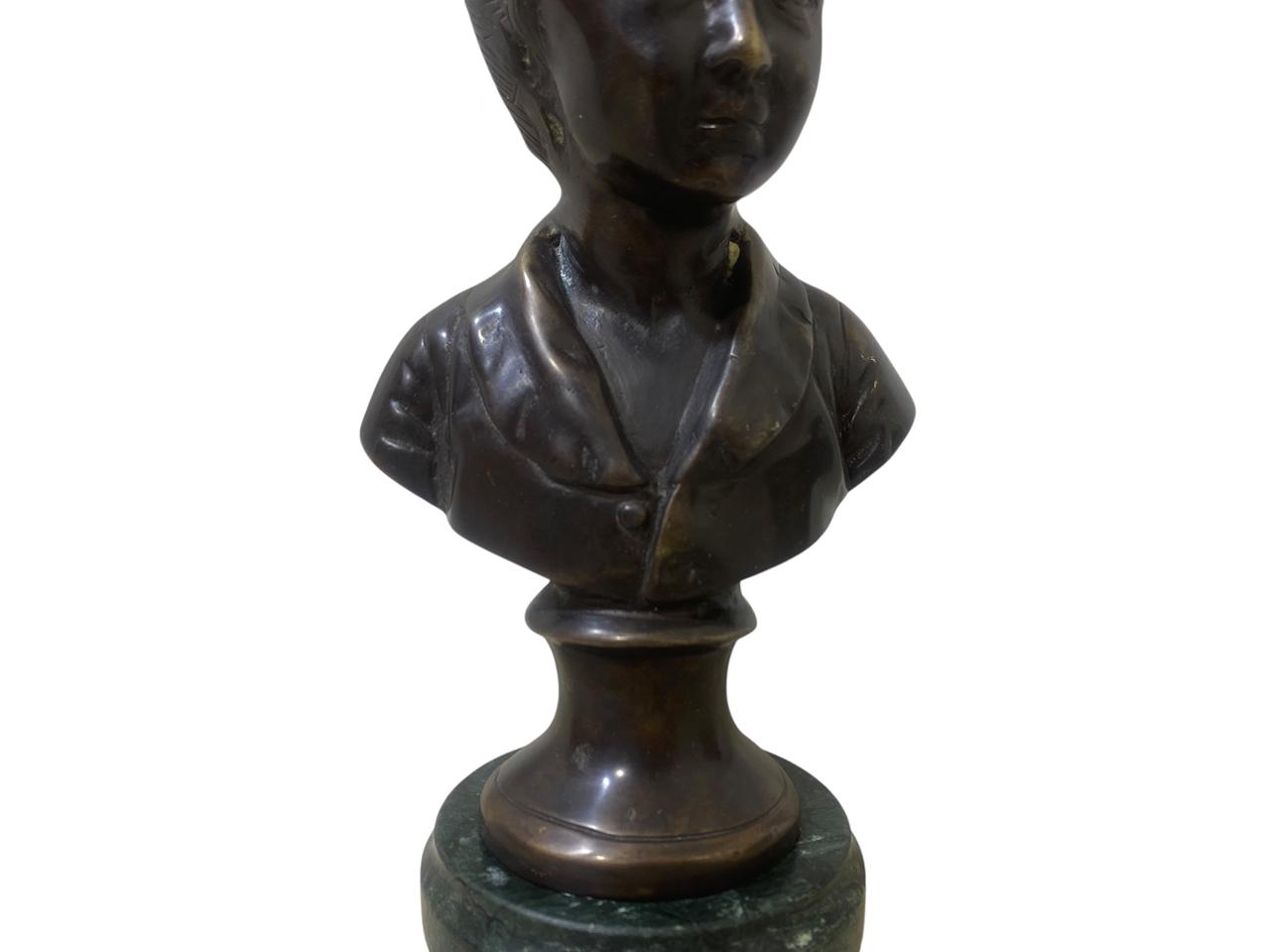 French Bronze Bust in the Style of Jean-Antoine Houdon on Green Marble Base (19th/20th Century)